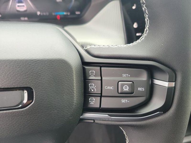 New 2026 Jeep Cherokee Limited 4x4