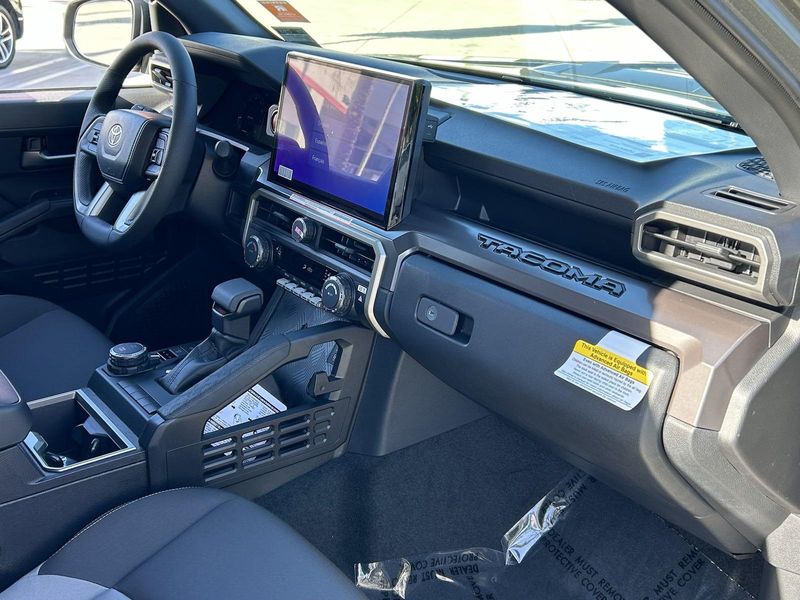 New 2024 Toyota Tacoma TRD SportImage 9