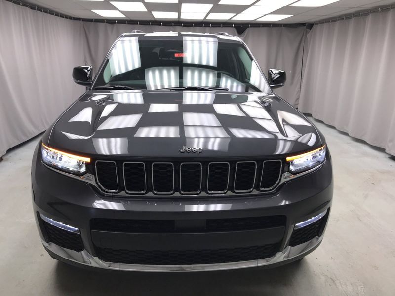 2022 Jeep Grand Cherokee L Limited 4x4Image 27