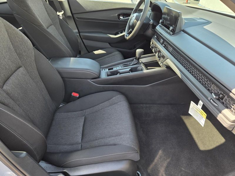 Used 2025 Honda Accord Sedan SE CVT