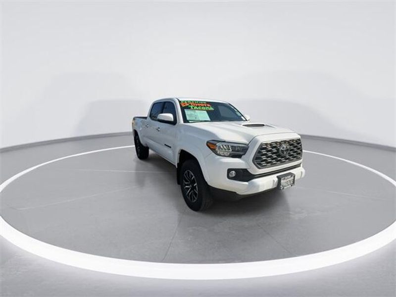 2023 Toyota Tacoma SR5 photo 2