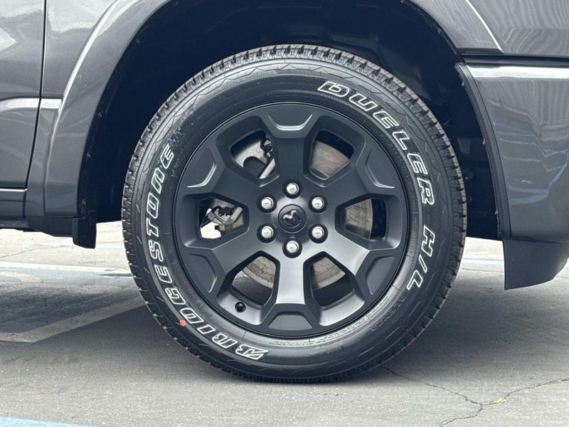 New 2026 RAM 1500 Big Horn Crew Cab 4x2 5'7' Box