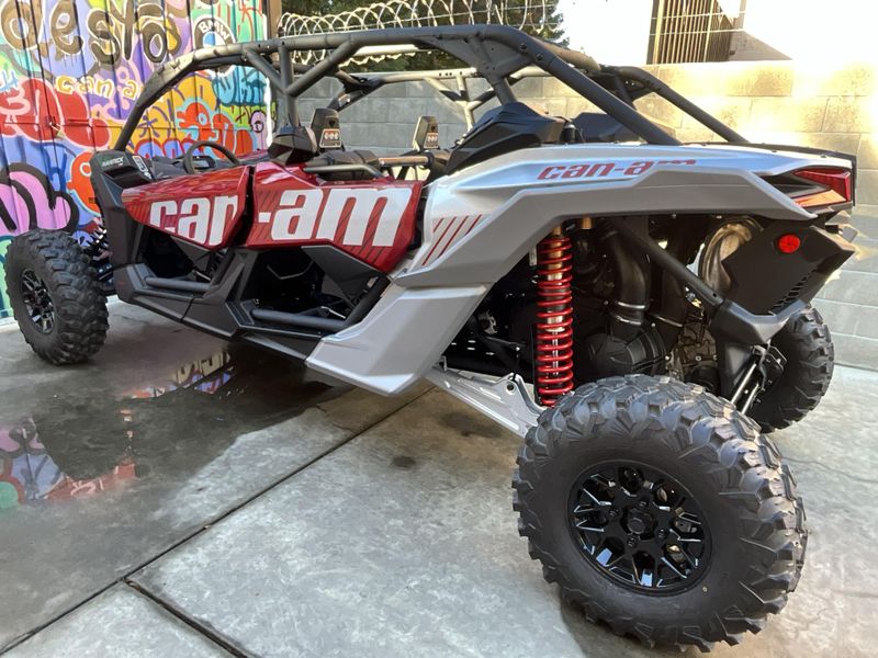 2025 Can-Am MAVERICK MAX RSImage 5