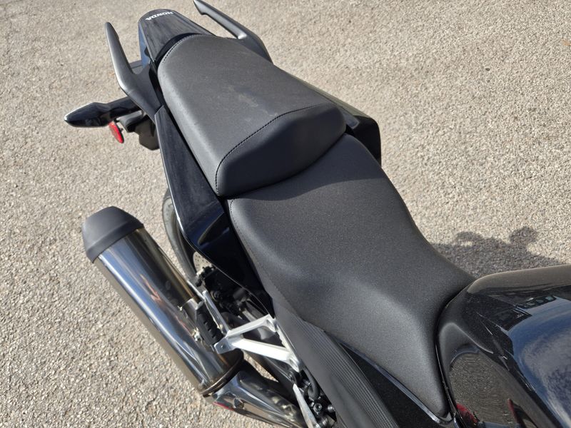 USED 2015 HONDA CBR 300R Image 13