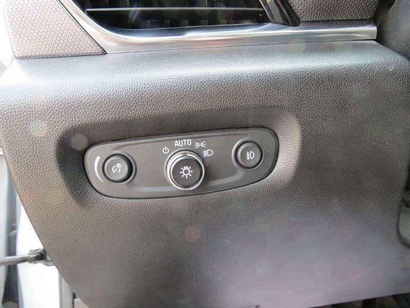 2021 Chevrolet Traverse Premier 4x4 4dr SUVImage 12