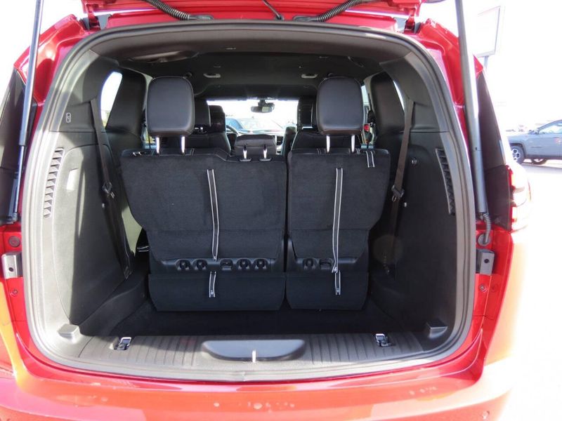 New 2026 Chrysler Pacifica Select AwdImage 18