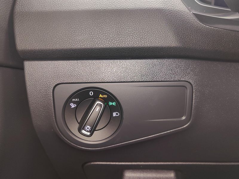 Used 2024 Volkswagen Tiguan AWD SEL R-Line w/Sunroof/NavImage 32