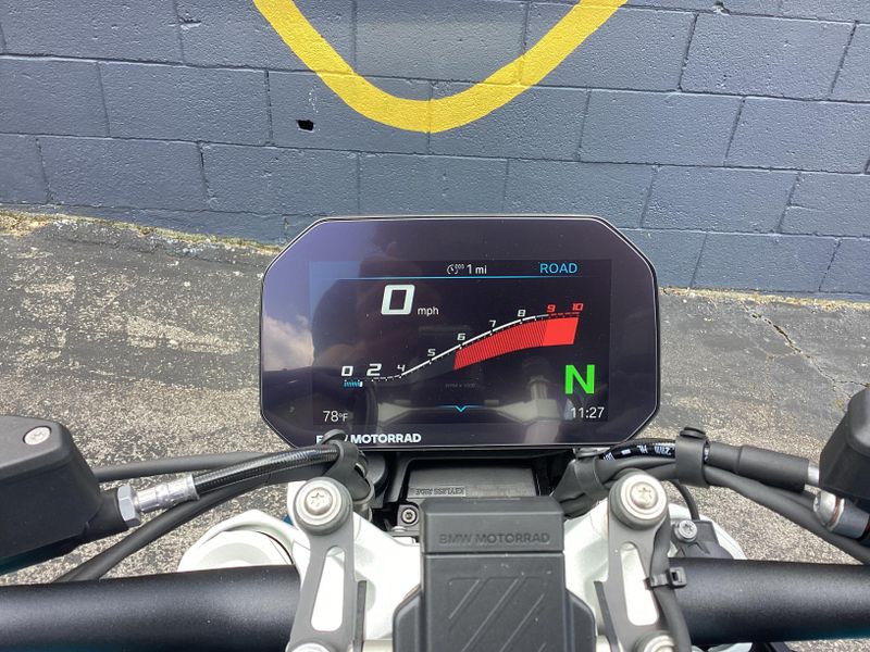 New 2026 BMW R1300R 