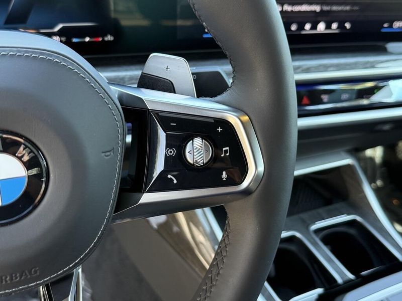 2025 BMW 7 Series 740iImage 25