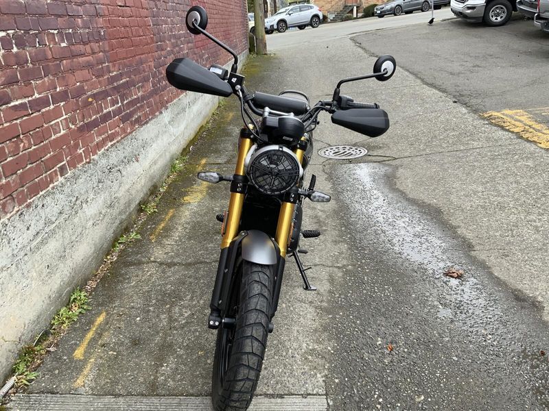 2025 Triumph SCRAMBLER 400 X