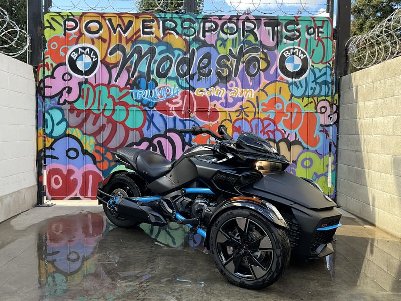 2023 Can-Am SPYDER F3-S in a MONOLITH BLACK SATIN exterior color. Can-Am Modesto (209) 524-2955 canammodesto.com 