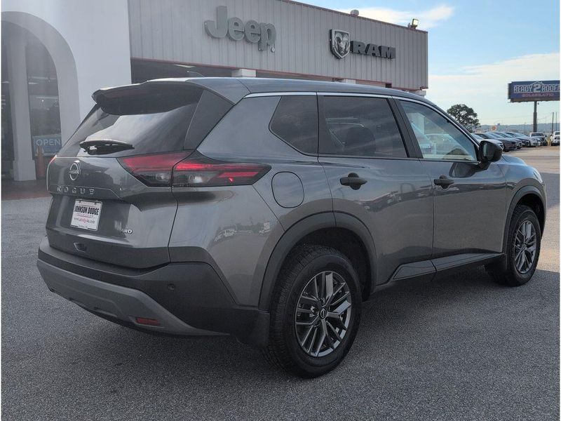 Used 2023 Nissan Rogue SImage 5