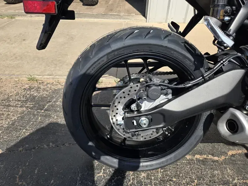 NEW 2026 YAMAHA YZF-R7 70TH ANNIVERSARY EDITION Image 19