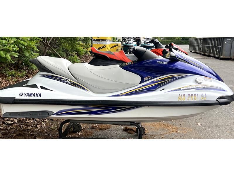 Used 2004 Yamaha FX Cruiser HO Image 3