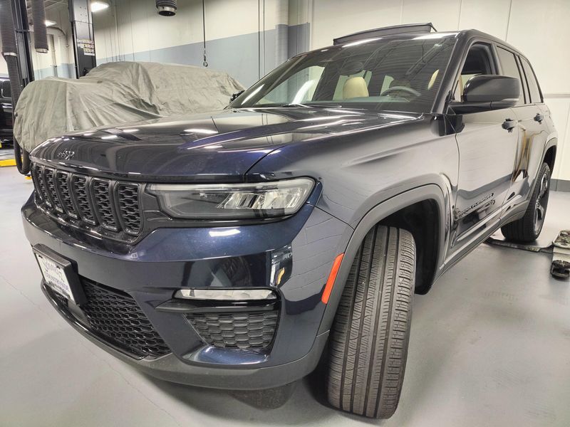 Used 2024 Jeep Grand Cherokee Limited Black 4X4 w/SunroofImage 10