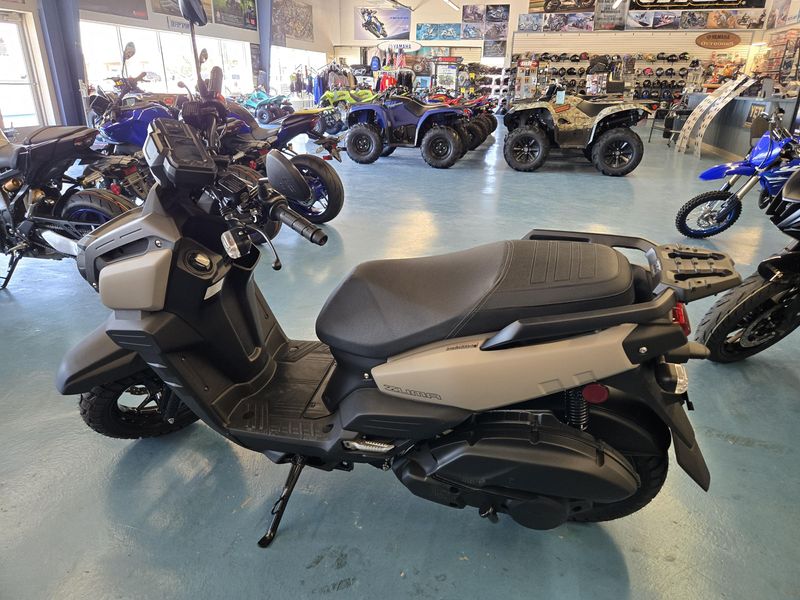 2025 Yamaha ZUMA 125 SAND GRAY Image 7