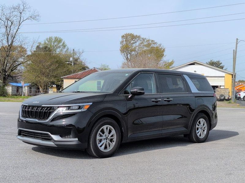 2024 Kia Carnival LXImage 7