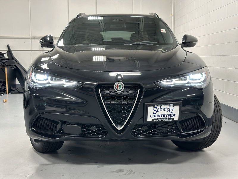 2024 Alfa Romeo Stelvio Ti AwdImage 3