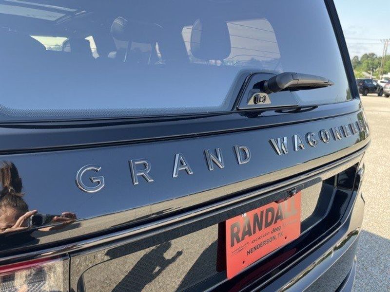 2022 Grand Wagoneer Obsidian 4x4Image 39