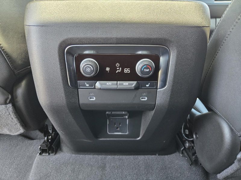 Used 2024 Chevrolet Tahoe 2WD 4dr LT