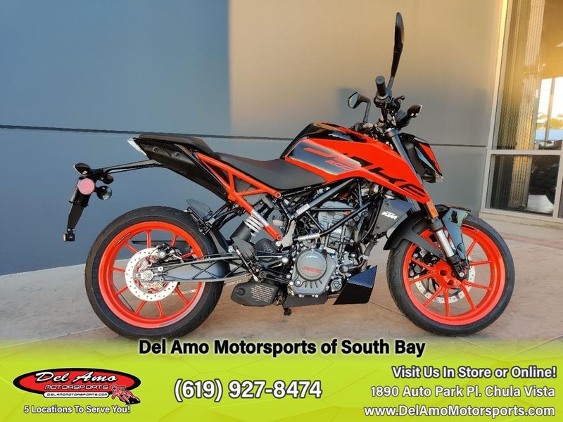 2023 KTM 200 DUKE  in a ORANGE exterior color. Del Amo Motorsports of South Bay (619) 547-1937 delamomotorsports.com 