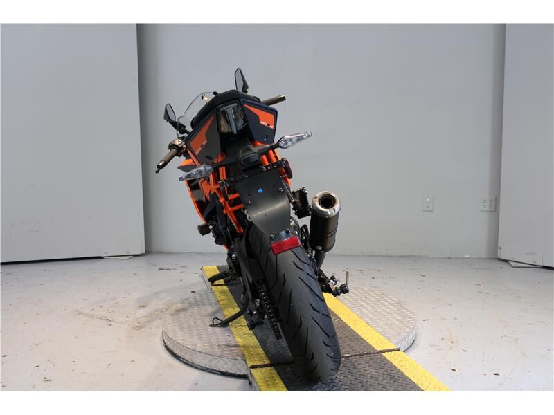 2022 KTM RC 390 Image 3