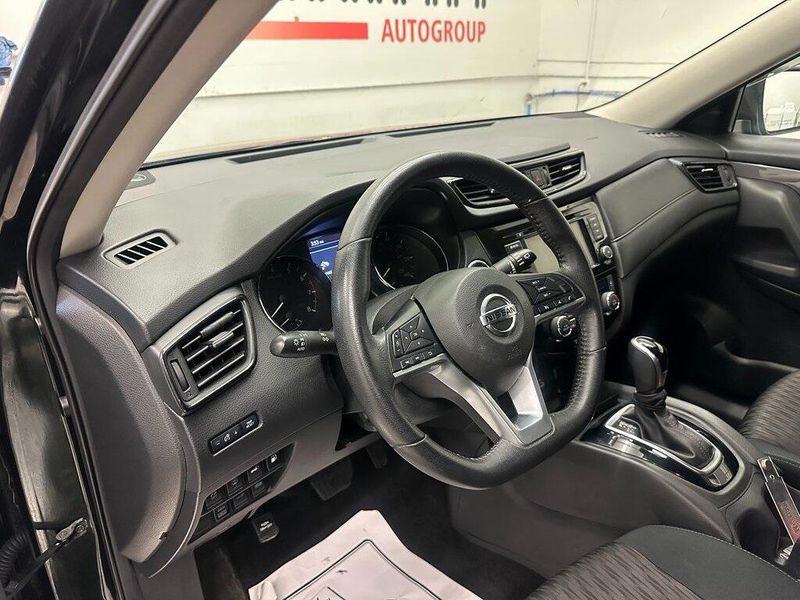 2020 Nissan Rogue SVImage 20