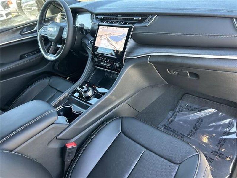 New 2025 Jeep Grand Cherokee Limited 4x4Image 13