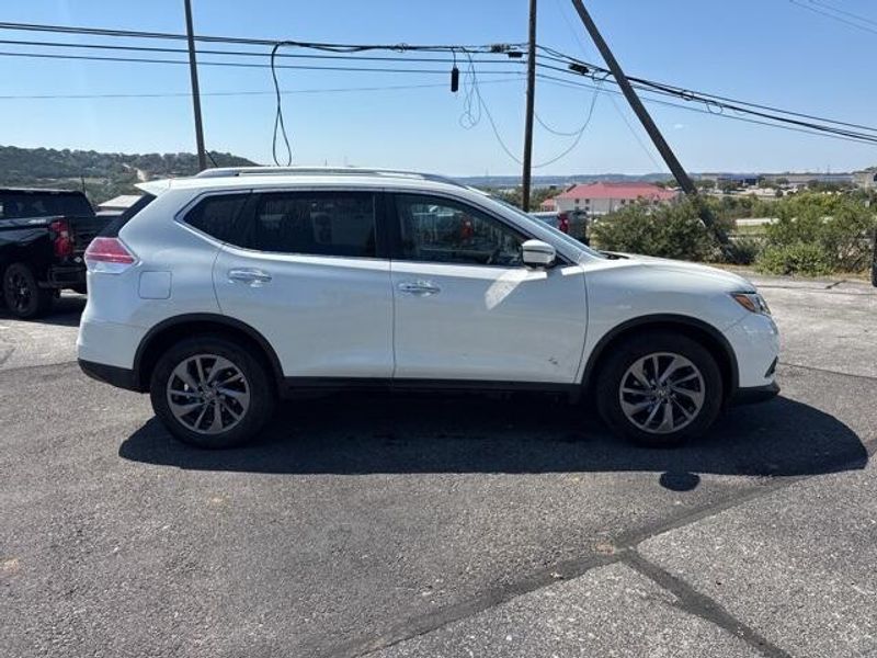 2016 Nissan Rogue SL photo 4