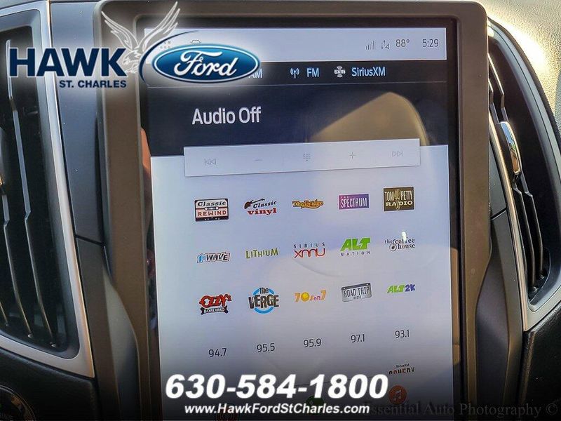 2022 Ford Edge SEL photo 12