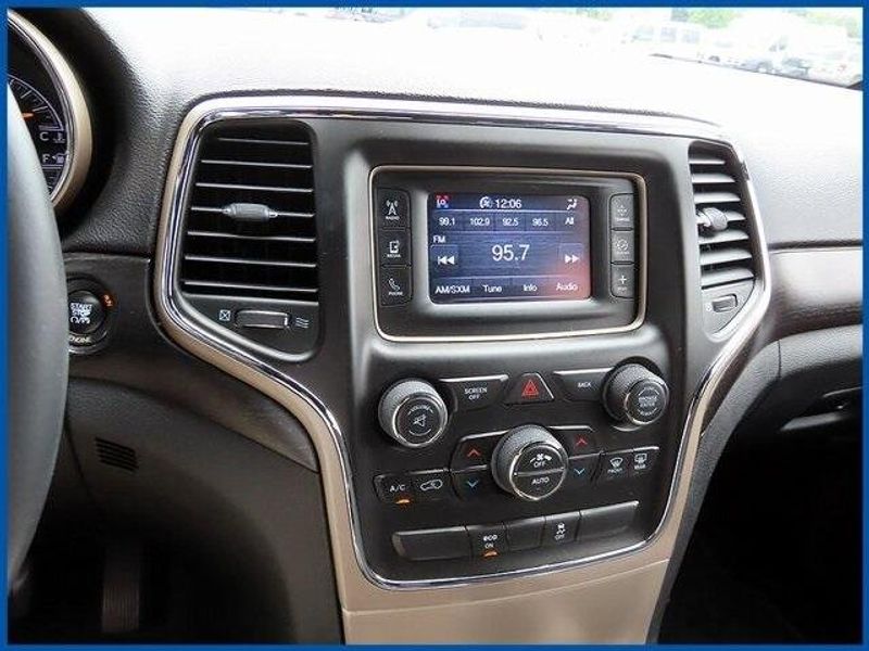 2014 Jeep Grand Cherokee LaredoImage 15