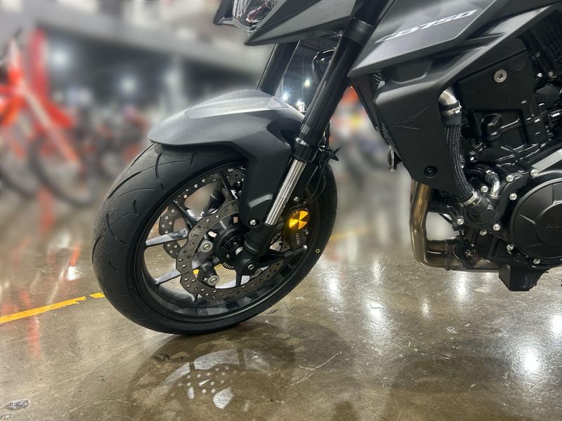 New 2025 Honda CB750 HORNET Image 13