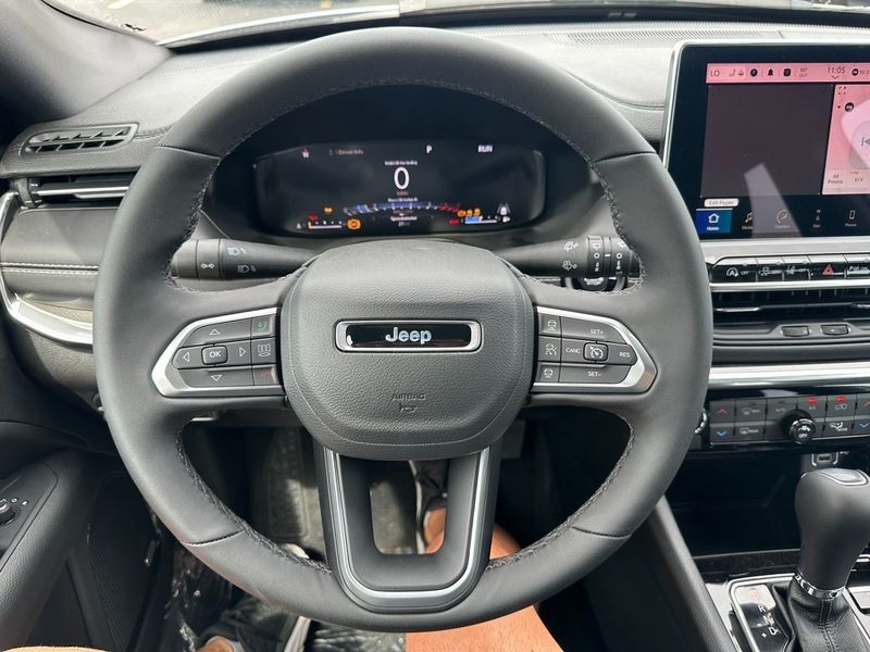 2024 Jeep Compass Latitude 4x4Image 2