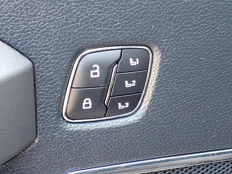 Used 2022 Ford F-350 PlatinumImage 8