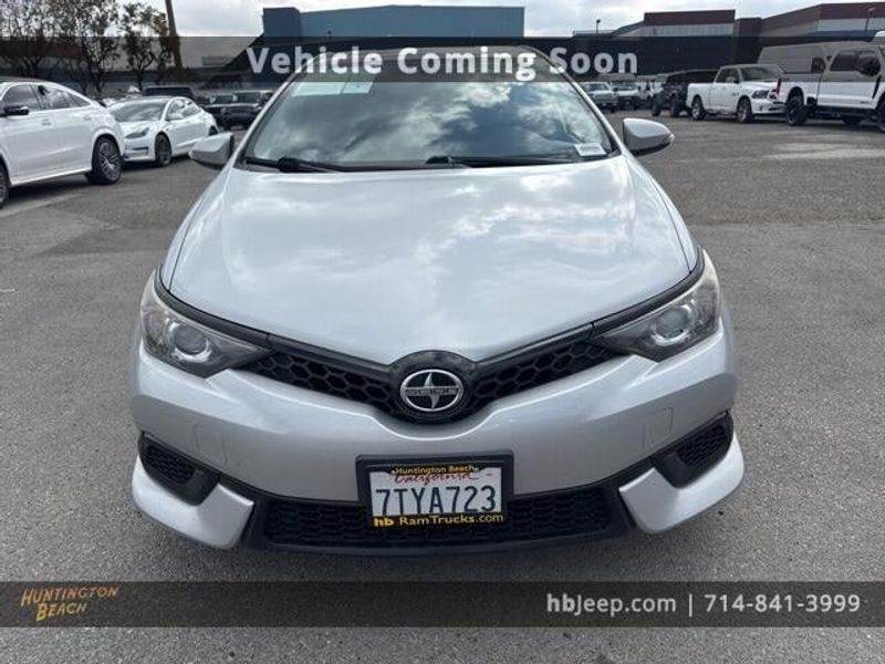 2016 Scion iM BaseImage 2