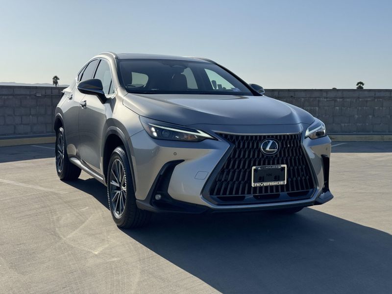 New 2026 Lexus NX 450h+ PremiumImage 2