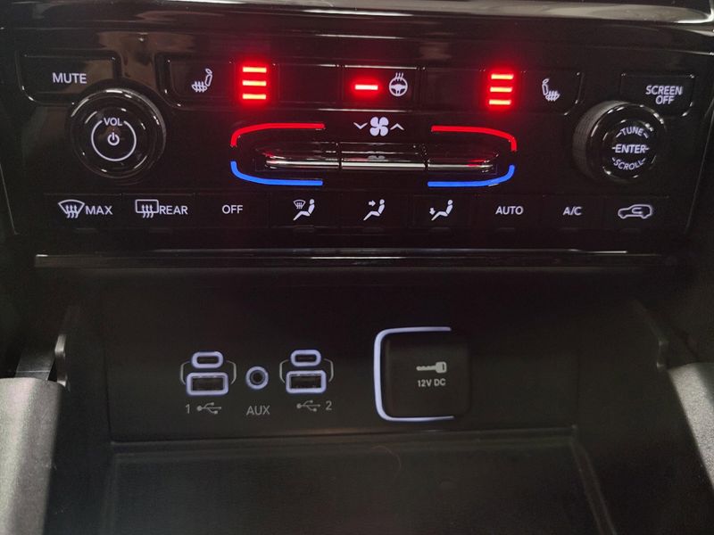 Used 2024 Jeep Grand Cherokee Altitude X 4X4 w/SunroofImage 8