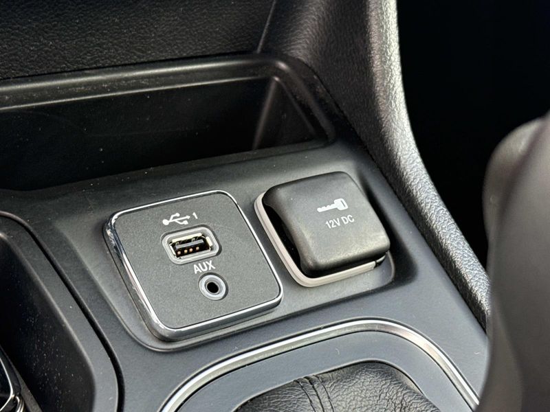 Used 2019 Jeep Cherokee Latitude Plus FWD