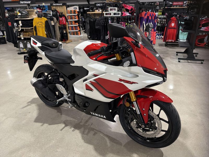 New 2026 Yamaha YZF-R3 ABS Image 1