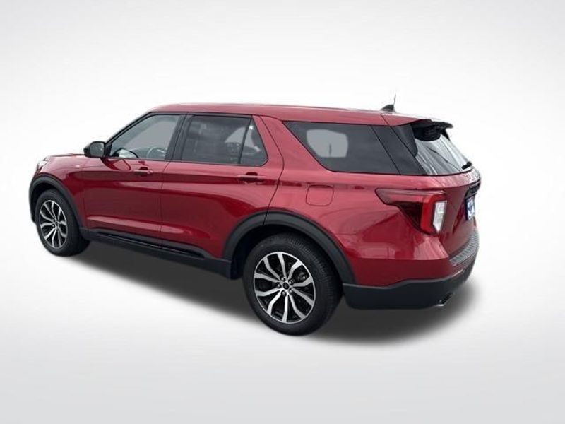 2022 Ford Explorer ST-Line