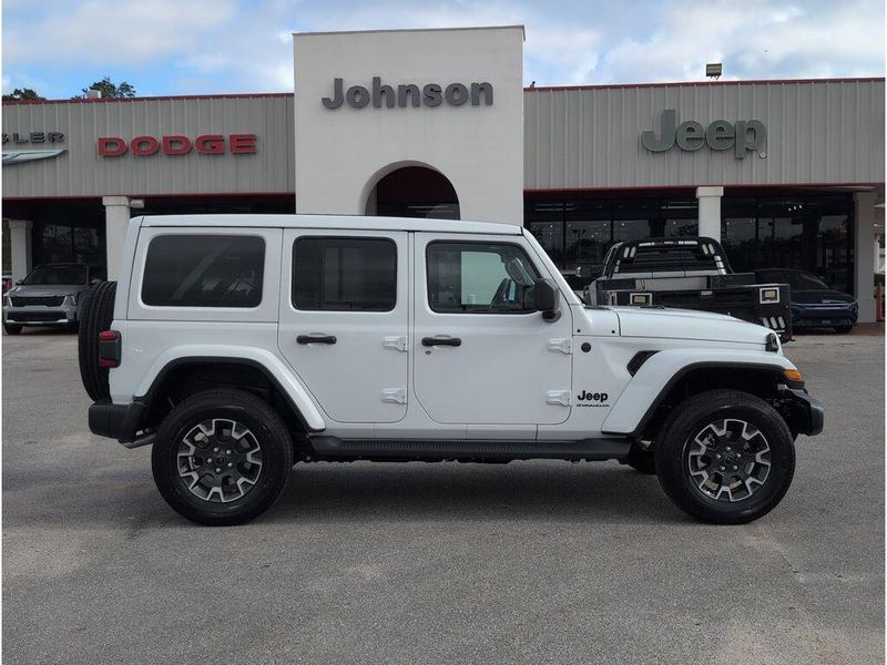 New 2026 Jeep Wrangler 4-door SaharaImage 6