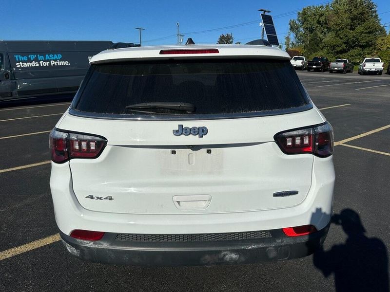 2022 Jeep Compass Latitude photo 6