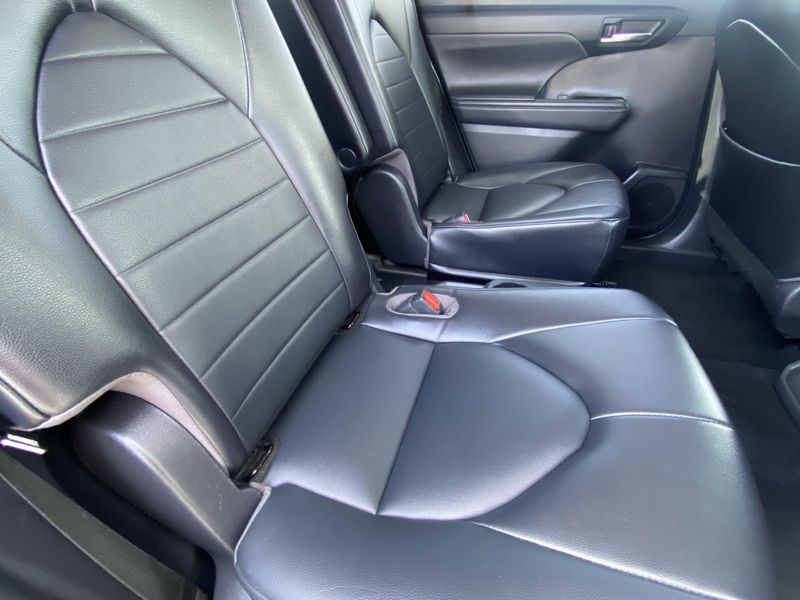2022 Toyota Highlander XLEImage 13