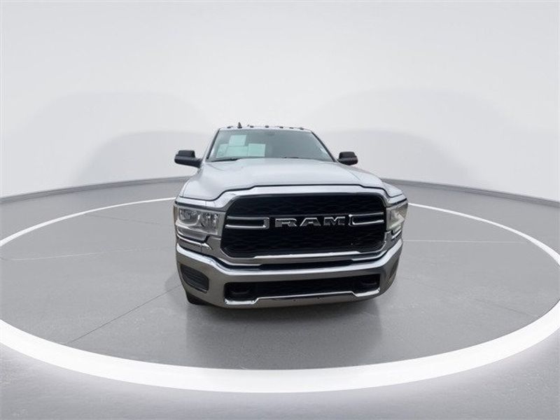 2020 RAM 3500 TradesmanImage 3