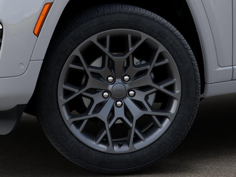 New 2025 Jeep Grand Cherokee Summit Reserve 4x4Image 4