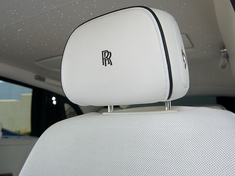 Used 2021 Rolls-Royce Phantom Image 12