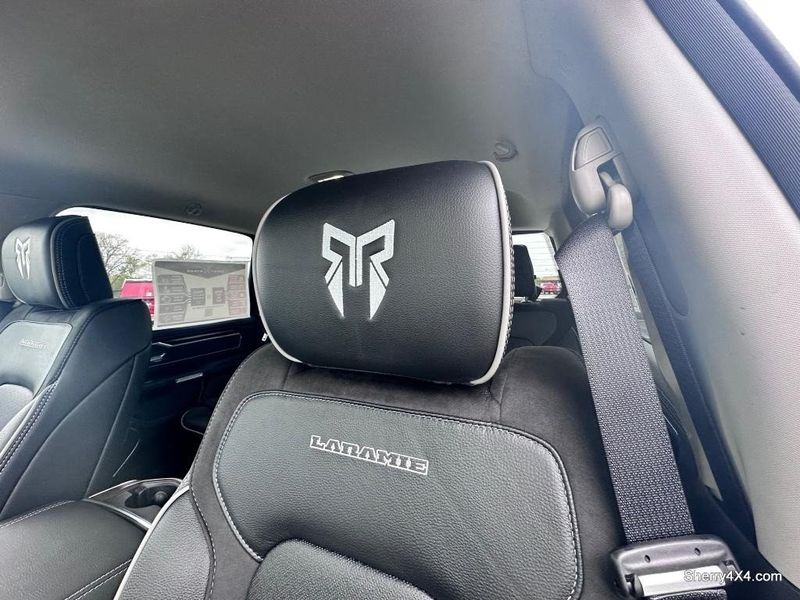 2022 RAM 1500 Laramie Crew Cab 4x4 5