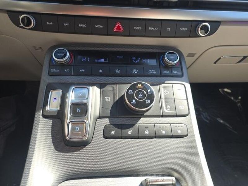 2024 Hyundai Palisade Limited photo 19