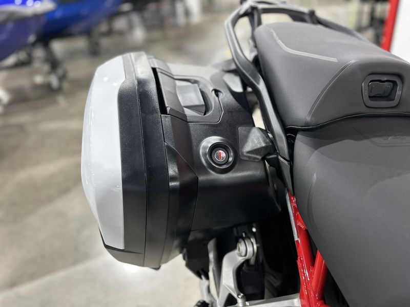 2024 Ducati MULTISTRADA V4 S TRAVEL & RADAR SPOKED WHEELS - DEMO Image 18