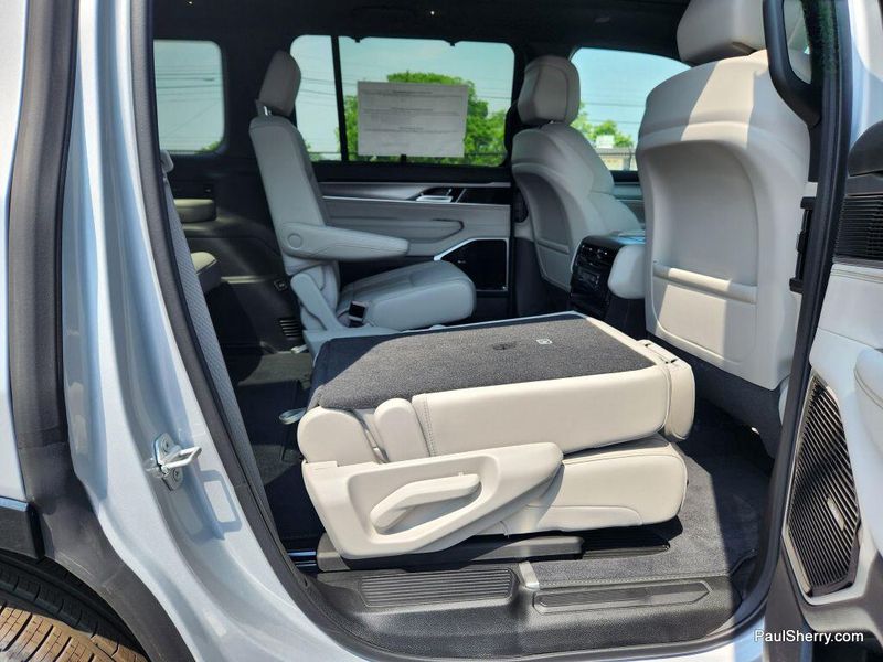 2025 Jeep Wagoneer Series Iii 4x4Image 45
